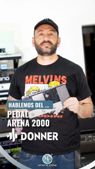 El Donner Arena 2000 está recien llegado, Andrés Cardona @andrescardonagtr lo probó y habló con Rafa Bonilla @rafabonillaguitar sobre que fue lo positivo y que no tanto que le encontró.  Mira el video completo en nuestro canal de youtube: www.youtube.com/@MusicalCedarCO/ 📼  @guitarlabsstudios